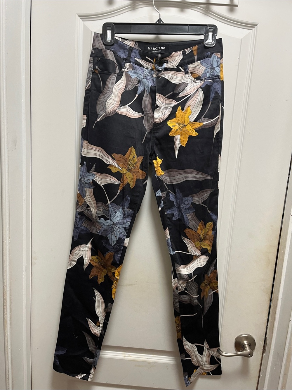 Marciano size 27 Black Skinny Jeans with Yellow & Blue Floral Print